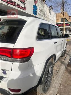 جیپ گراند شیرۆکی